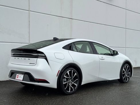 Certified 2024 Toyota Prius Prime FWD image 7
