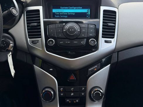 Used 2015 Chevrolet Cruze LT FWD image 8