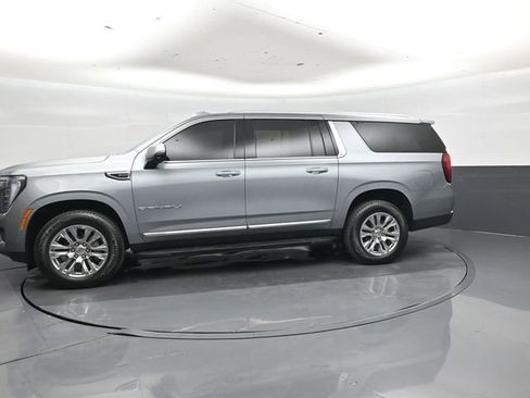 Used 2025 GMC Yukon XL Denali AWD/4WD image 7