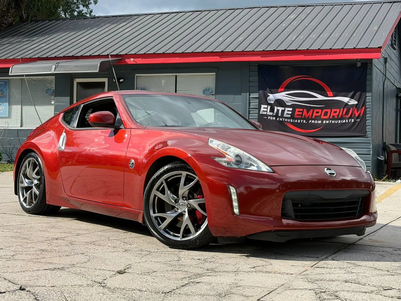 Used 2014 Nissan 370Z Touring w/ Sport Package RWD image 1