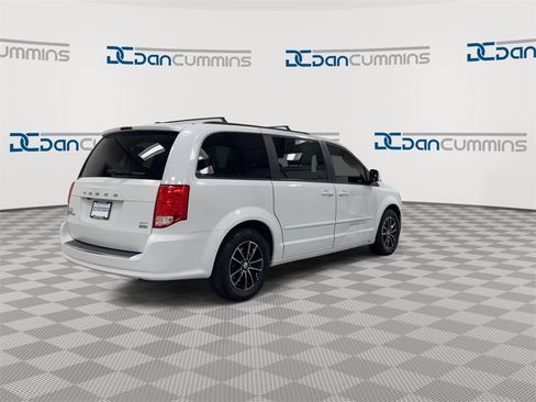 Used 2017 Dodge Grand Caravan GT image 8