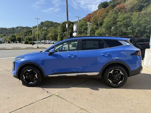 New 2026 Kia Sportage EX w/ EX Panorama Roof Package image 4