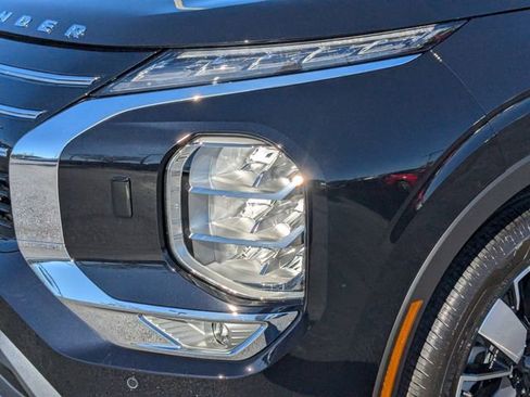 New 2026 Mitsubishi Outlander SE FWD image 10
