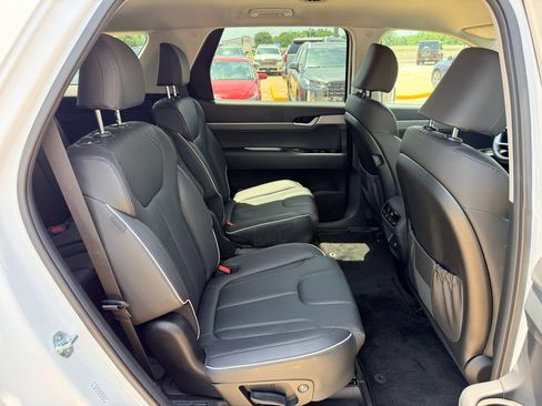 Used 2024 Hyundai Palisade SEL FWD image 25