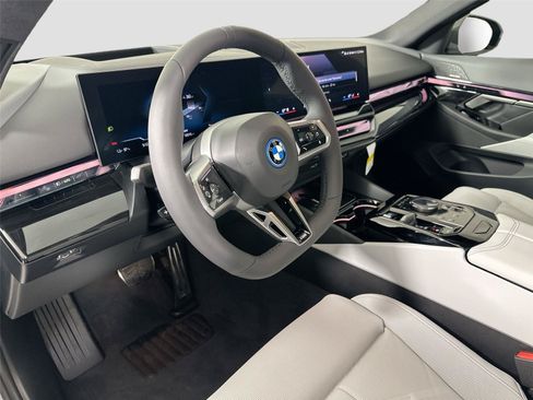 New 2026 BMW i5 eDrive40 w/ M Sport Package RWD image 10