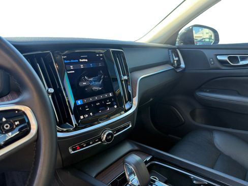 Used 2024 Volvo S60 B5 Plus image 12