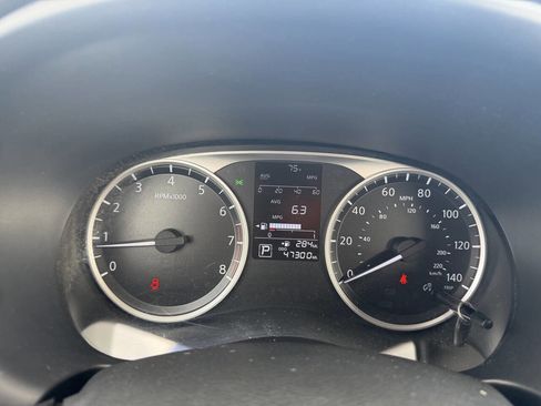 Used 2021 Nissan Kicks S image 13