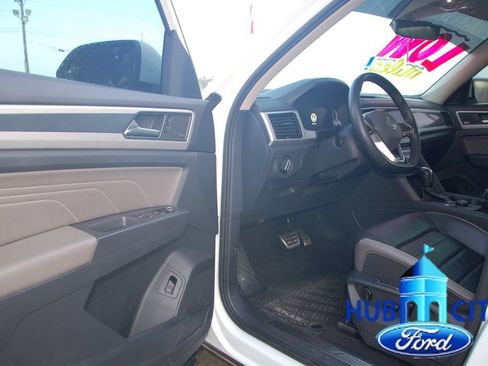 Used 2022 Volkswagen Atlas SEL Premium AWD/4WD image 11