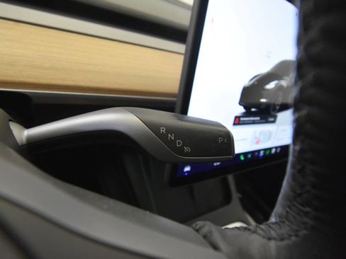 Used 2023 Tesla Model Y Long Range AWD/4WD image 30