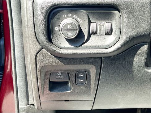 Used 2019 RAM 1500 Big Horn AWD/4WD image 10