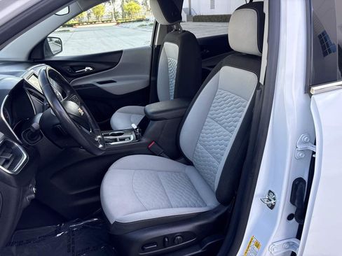 Used 2018 Chevrolet Equinox LT FWD image 17