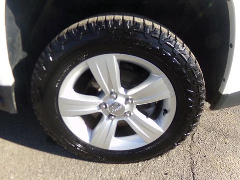 Used 2014 Jeep Compass Sport w/ Power Value Group image 19