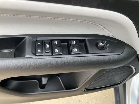 Certified 2025 Jeep Compass Limited image 10