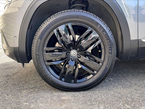 Used 2019 Volkswagen Atlas SEL Premium image 8