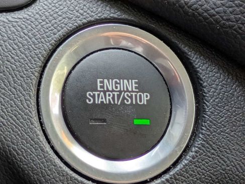 Used 2024 Chevrolet Equinox LT FWD image 29