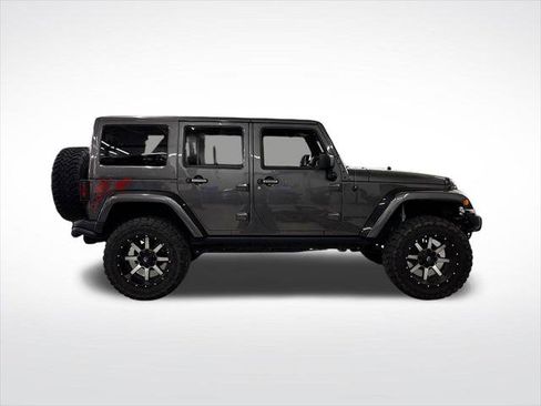 Used 2016 Jeep Wrangler Unlimited Sahara AWD/4WD image 6