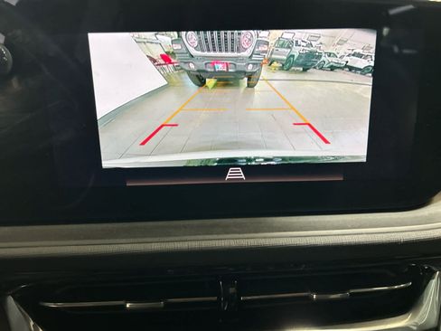 Used 2025 Buick Envista Sport Touring FWD image 5