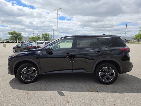 Used 2025 Nissan Rogue SV FWD image 11