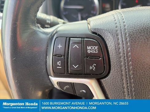 Used 2018 Toyota Highlander XLE FWD image 10