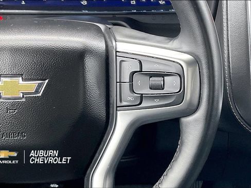 Used 2024 Chevrolet Suburban LT image 18