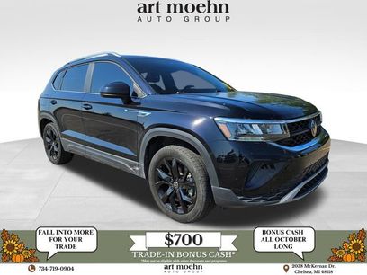 Used 2023 Volkswagen Taos SE w/ Panoramic Sunroof Package
