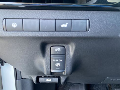 Certified 2025 Nissan Murano SV AWD/4WD image 36