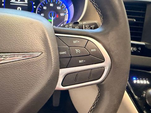 Used 2023 Chrysler Voyager LX FWD image 26
