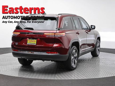 Used 2022 Jeep Grand Cherokee Limited 4xe w/ Luxury Tech Group II AWD/4WD image 5