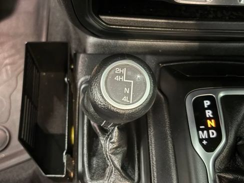 Used 2025 Jeep Wrangler Unlimited Sport AWD/4WD image 32