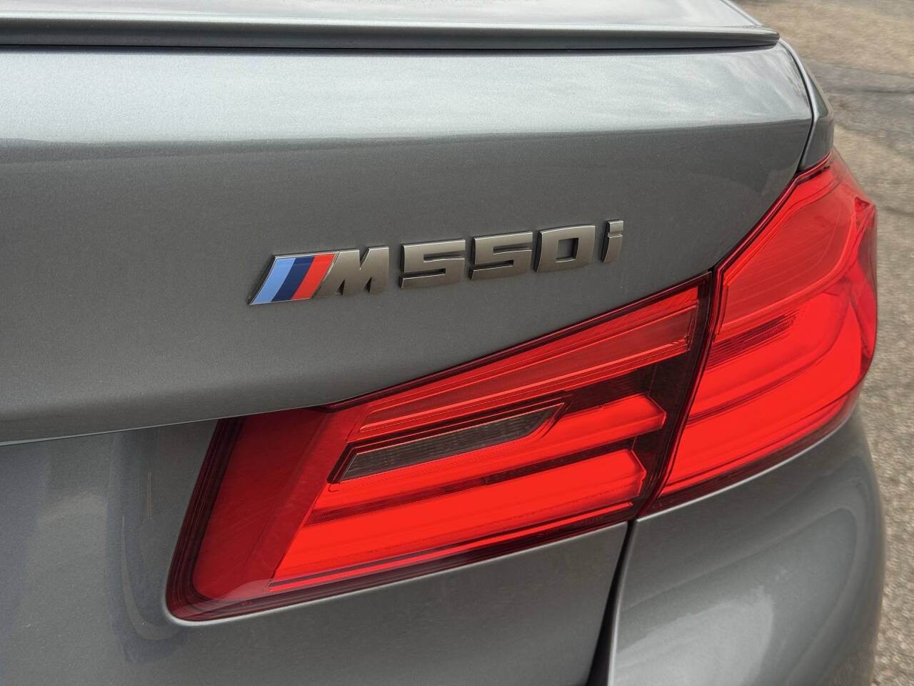 Used 2020 BMW M550i xDrive AWD/4WD image 33