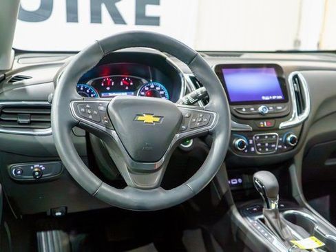 Used 2023 Chevrolet Equinox LT AWD/4WD image 12