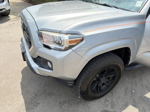 Used 2016 Toyota Tacoma SR5 w/ Towing Package AWD/4WD image 43