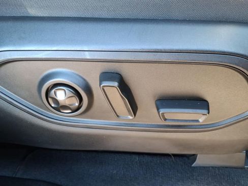 Used 2023 Jeep Grand Cherokee Limited w/ Luxury Tech Group II image 9