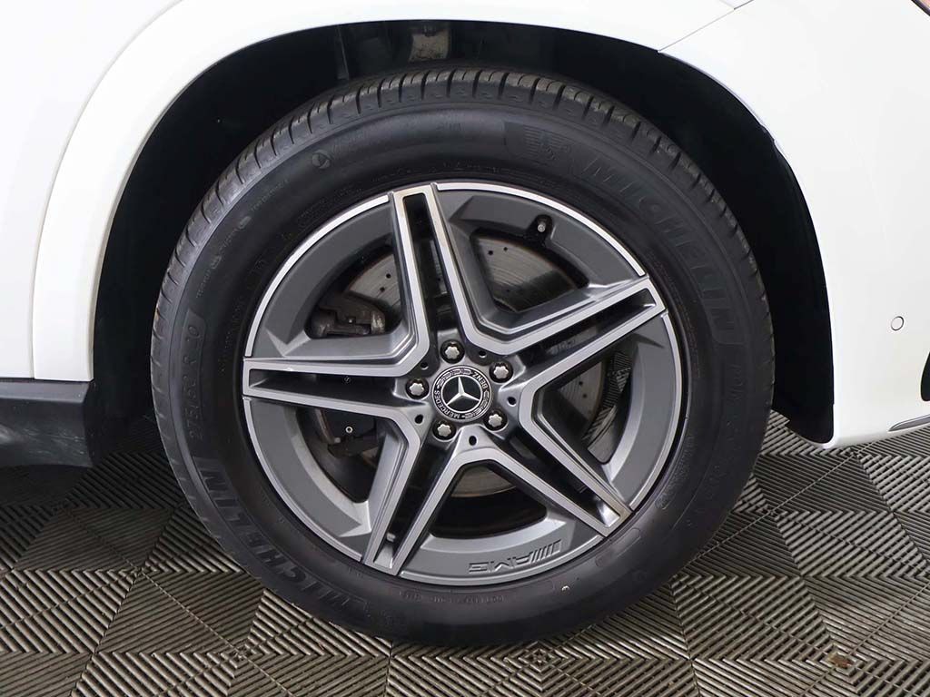Used 2024 Mercedes-Benz GLE 450 4MATIC w/ AMG Line Exterior image 26