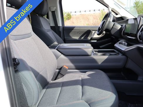 Certified 2025 Ford Expedition Active AWD/4WD image 10