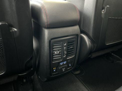 Used 2024 Dodge Durango R/T image 19