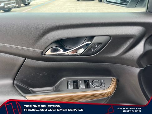 Used 2023 GMC Acadia SLE w/ Driver Convenience Package FWD image 23