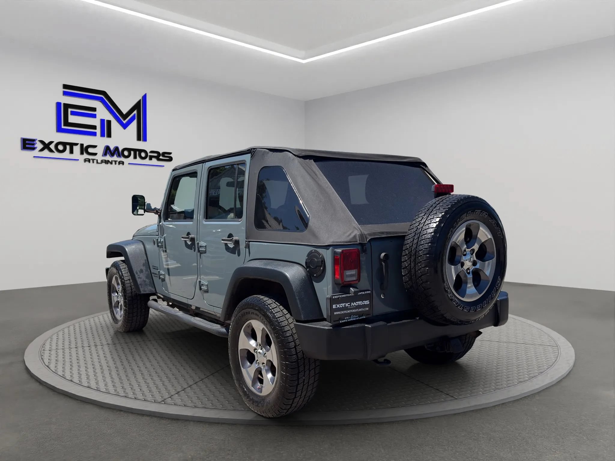 Used 2015 Jeep Wrangler Unlimited Sport AWD/4WD image 3