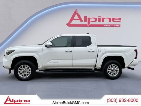 Used 2025 Toyota Tacoma SR5 AWD/4WD image 10