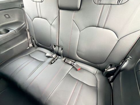 Used 2025 Honda Pilot Black Edition image 28