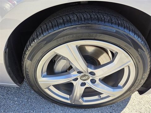 Used 2024 Audi A6 Premium Plus image 10