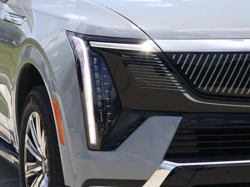 Certified 2026 Cadillac Escalade IQL Luxury AWD/4WD image 9