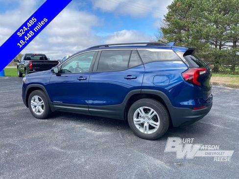 Used 2023 GMC Terrain SLE w/ Driver Convenience Package AWD/4WD image 5