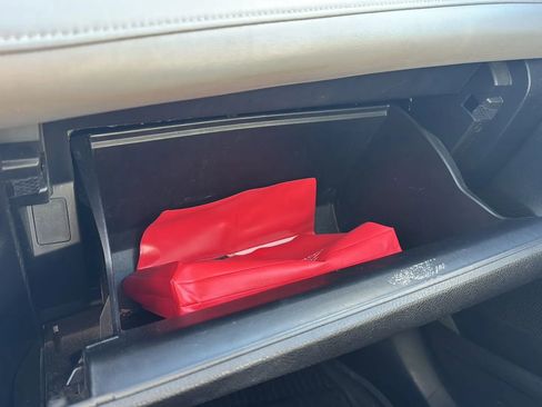 Used 2018 Toyota RAV4 Limited image 26