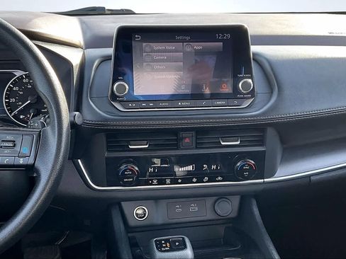 Used 2023 Nissan Rogue SV image 16