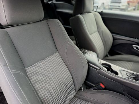 Used 2018 Dodge Challenger SXT RWD image 12