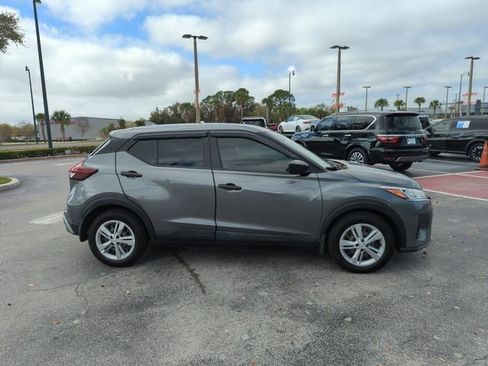 Certified 2022 Nissan Kicks S image 3