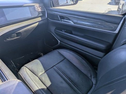 Used 2022 Jeep Wagoneer Series III w/ Premium Group I image 15