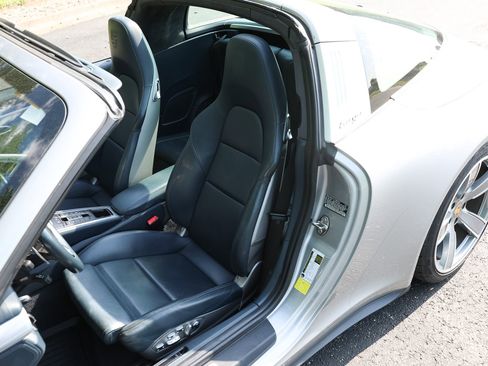 Used 2017 Porsche 911 Targa 4S AWD/4WD image 7
