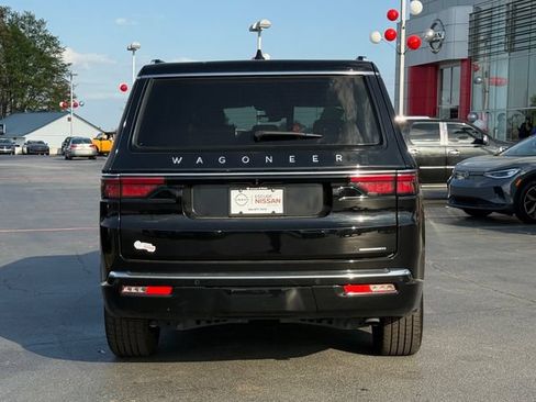 Used 2024 Jeep Wagoneer Series II w/ Flexible Seating Group RWD image 4